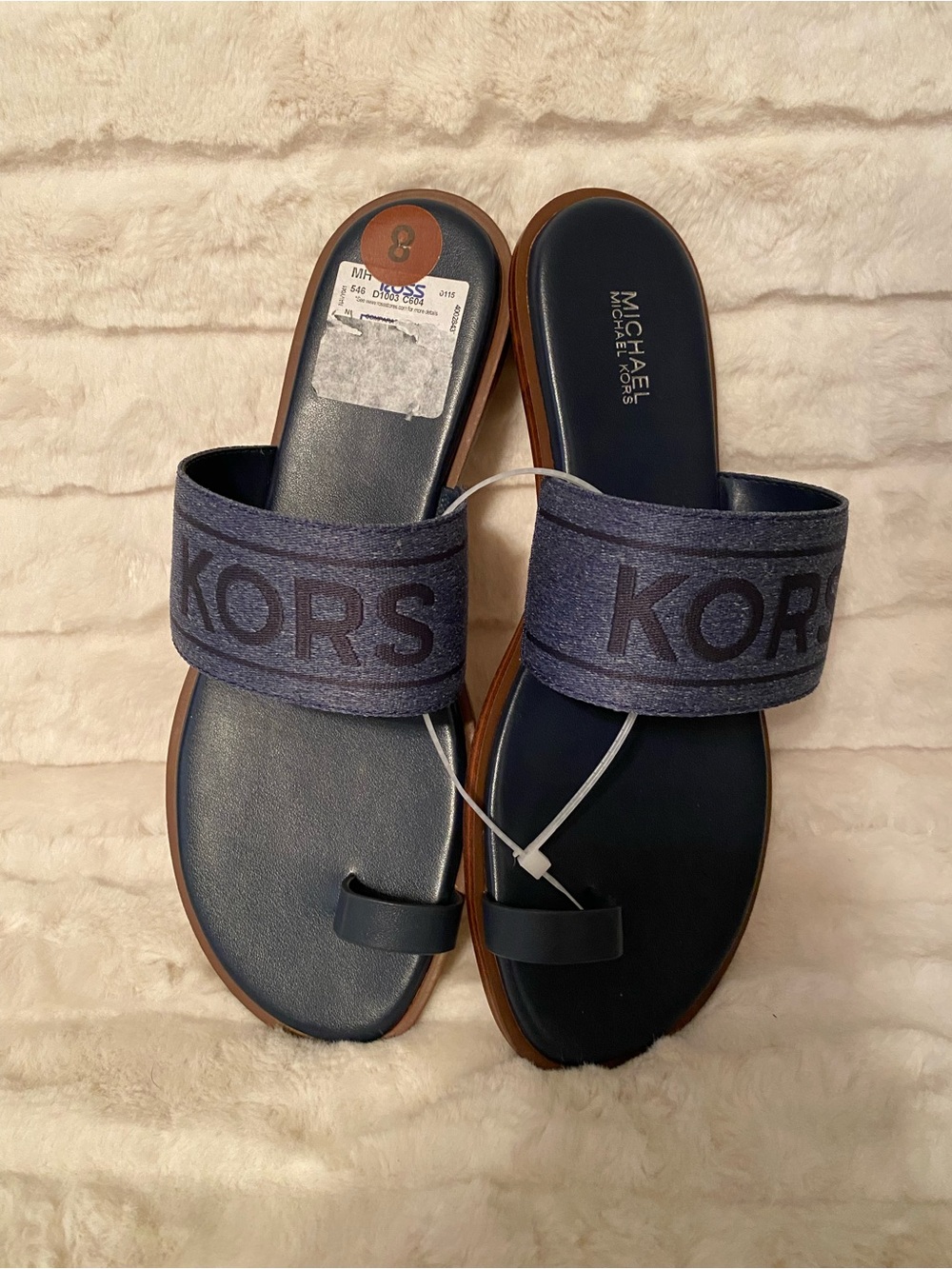 ❤️Flash SALE❤️Brand New Michael Kors Sandals - Picture 4 of 5